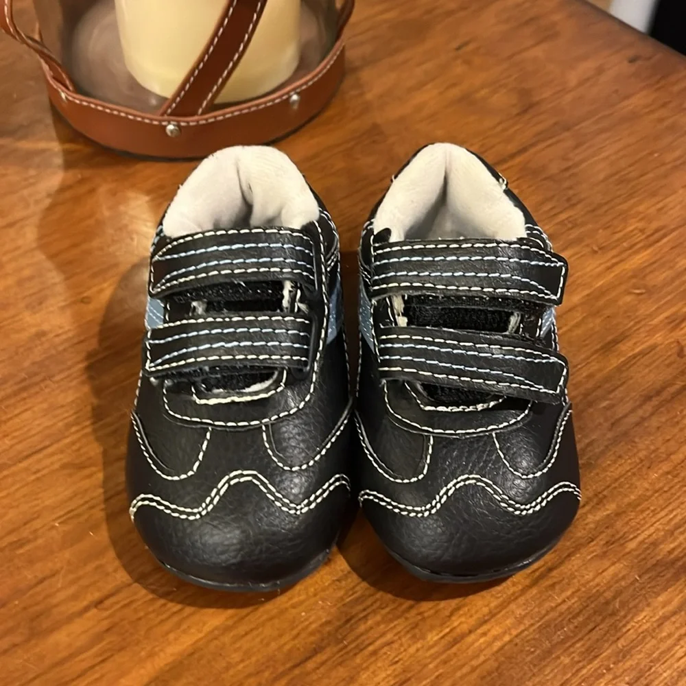 Circo Abubu Baby Infant Shoes Sneakers Hook and Loop navy Boys Size 4